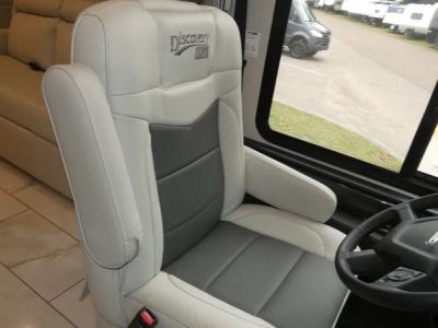 2026 Fleetwood Discovery LXE - Photo 8
