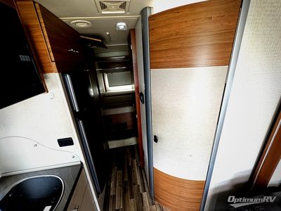2017 Itasca Navion - Photo 14