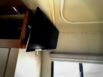 2017 Itasca Navion - Photo 20