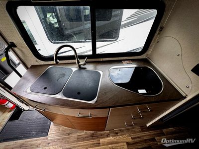 2017 Itasca Navion - Photo 11