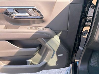 2026 Chevrolet Suburban - Photo 31