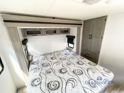 2024 Dutchmen Kodiak Ultimate - Photo 10