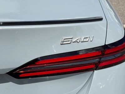 2026 BMW 5 Series — photo 11 view