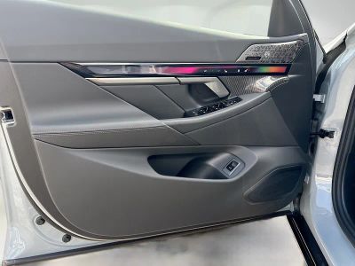 2026 BMW 5 Series — photo 22 view