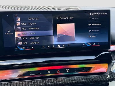 2026 BMW 5 Series — photo 32 view