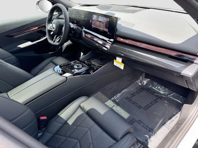 2026 BMW 5 Series — photo 14 view