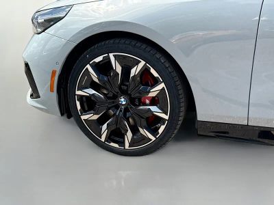 2026 BMW 5 Series — photo 42 view