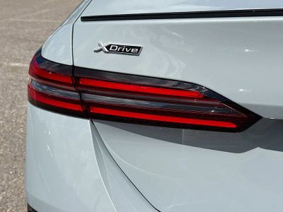 2026 BMW 5 Series — photo 10 view