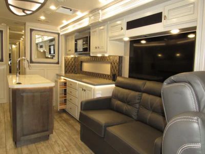 2023 Fleetwood DISCOVERY LXE - Photo 5