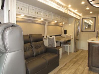 2023 Fleetwood DISCOVERY LXE - Photo 14