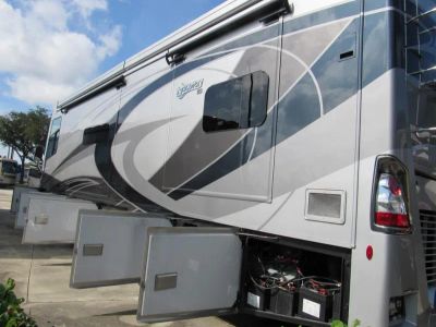2023 Fleetwood DISCOVERY LXE - Photo 38