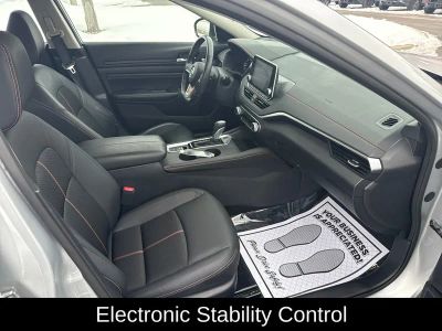 2022 Nissan Altima 2.5 SR - Photo 13