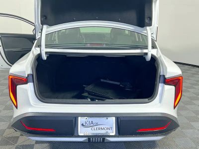 2026 Kia K4 — photo 32 view