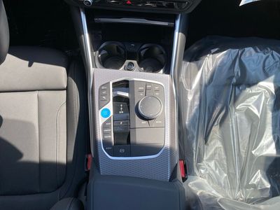 2026 BMW i4 - Photo 10