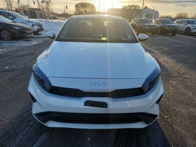 2023 Kia Forte LXS - Photo 10