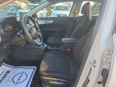 2023 Kia Forte LXS - Photo 11