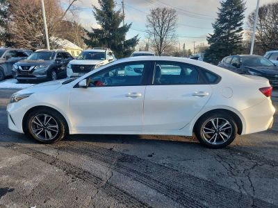 2023 Kia Forte LXS - Photo 8