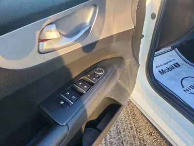 2023 Kia Forte LXS - Photo 13