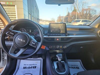 2023 Kia Forte LXS - Photo 14