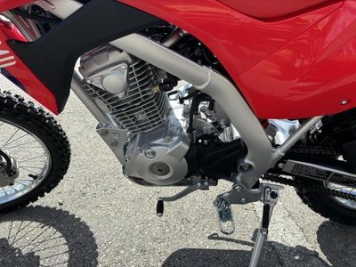 2026 Honda CRF125F - Photo 7