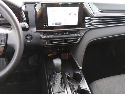 2025 Toyota Camry — photo 20 view