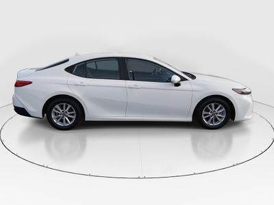 2025 Toyota Camry — photo 8 view