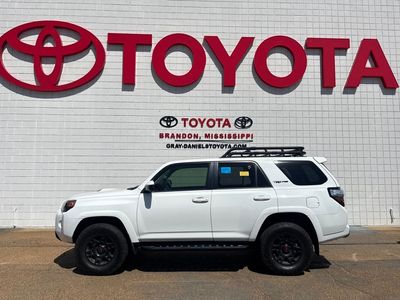 2020 Toyota 4Runner - Photo 3