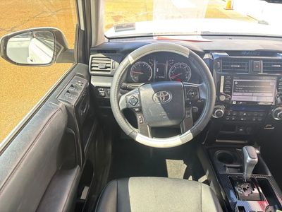 2020 Toyota 4Runner - Photo 2