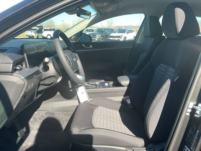 2026 Kia K5 — photo 9 view