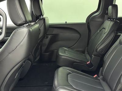 2025 Chrysler Pacifica - Photo 23
