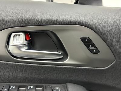 2025 Chrysler Pacifica - Photo 11