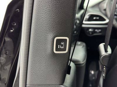 2025 Chrysler Pacifica - Photo 25