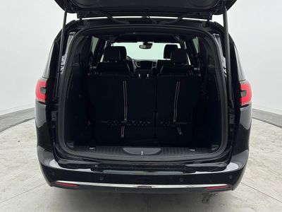 2025 Chrysler Pacifica - Photo 30