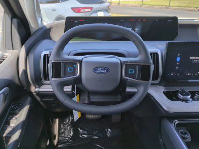 2026 Ford Expedition — photo 15 view