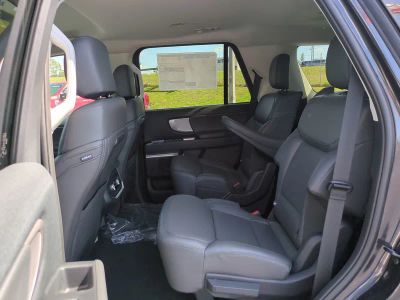 2026 Ford Expedition — photo 13 view