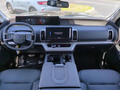 2026 Ford Expedition — photo 14 view