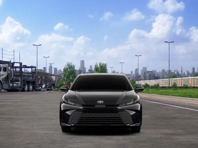 2026 Toyota Camry - Photo 2