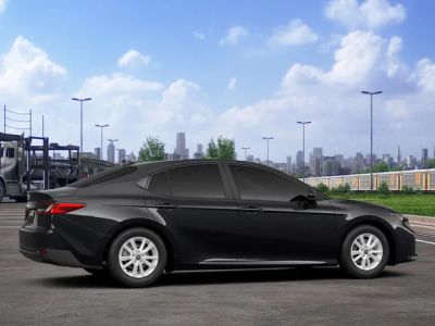 2026 Toyota Camry - Photo 13