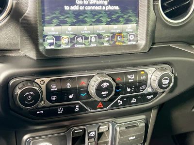2022 Jeep Wrangler — photo 23 view