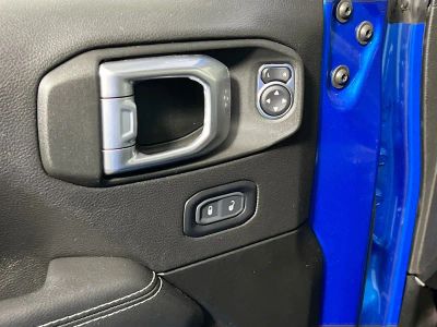 2022 Jeep Wrangler — photo 14 view