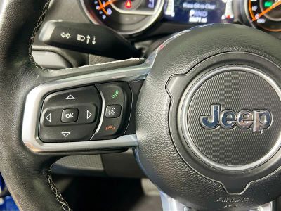 2022 Jeep Wrangler — photo 16 view