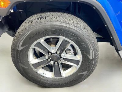 2022 Jeep Wrangler — photo 11 view