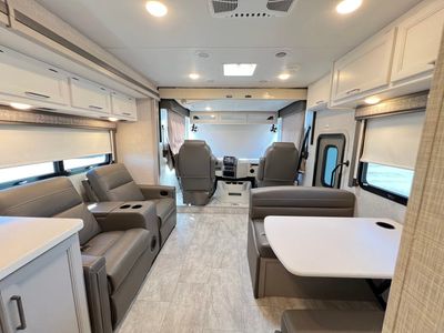 2025 Thor Motor Coach WINDSPORT - Photo 3