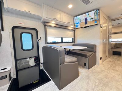 2025 Thor Motor Coach WINDSPORT - Photo 13