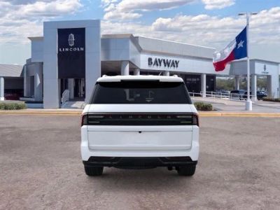 2026 Lincoln Navigator — detail view