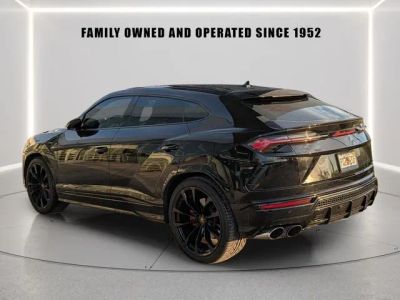 2021 Lamborghini Urus — interior view