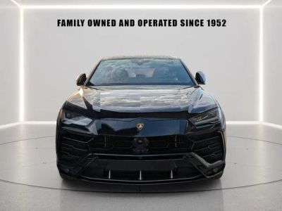 2021 Lamborghini Urus — side profile view