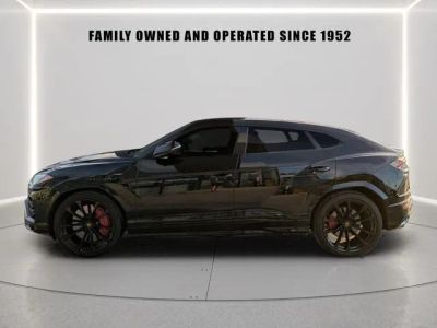 2021 Lamborghini Urus — rear three-quarter view