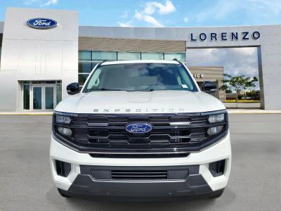 2026 Ford Expedition — side profile view