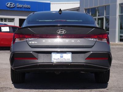 2026 Hyundai Elantra - Photo 14
